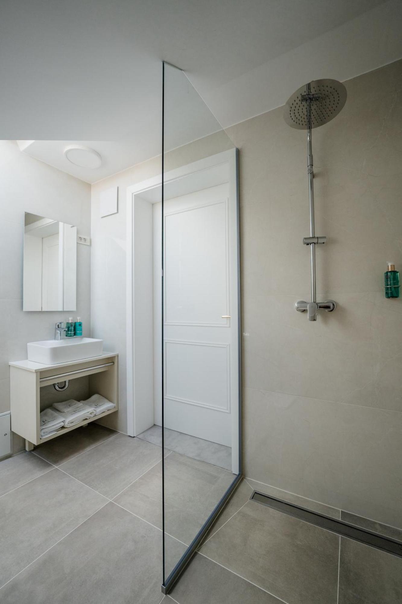 Grand Central Ljutomer Ngoại thất bức ảnh